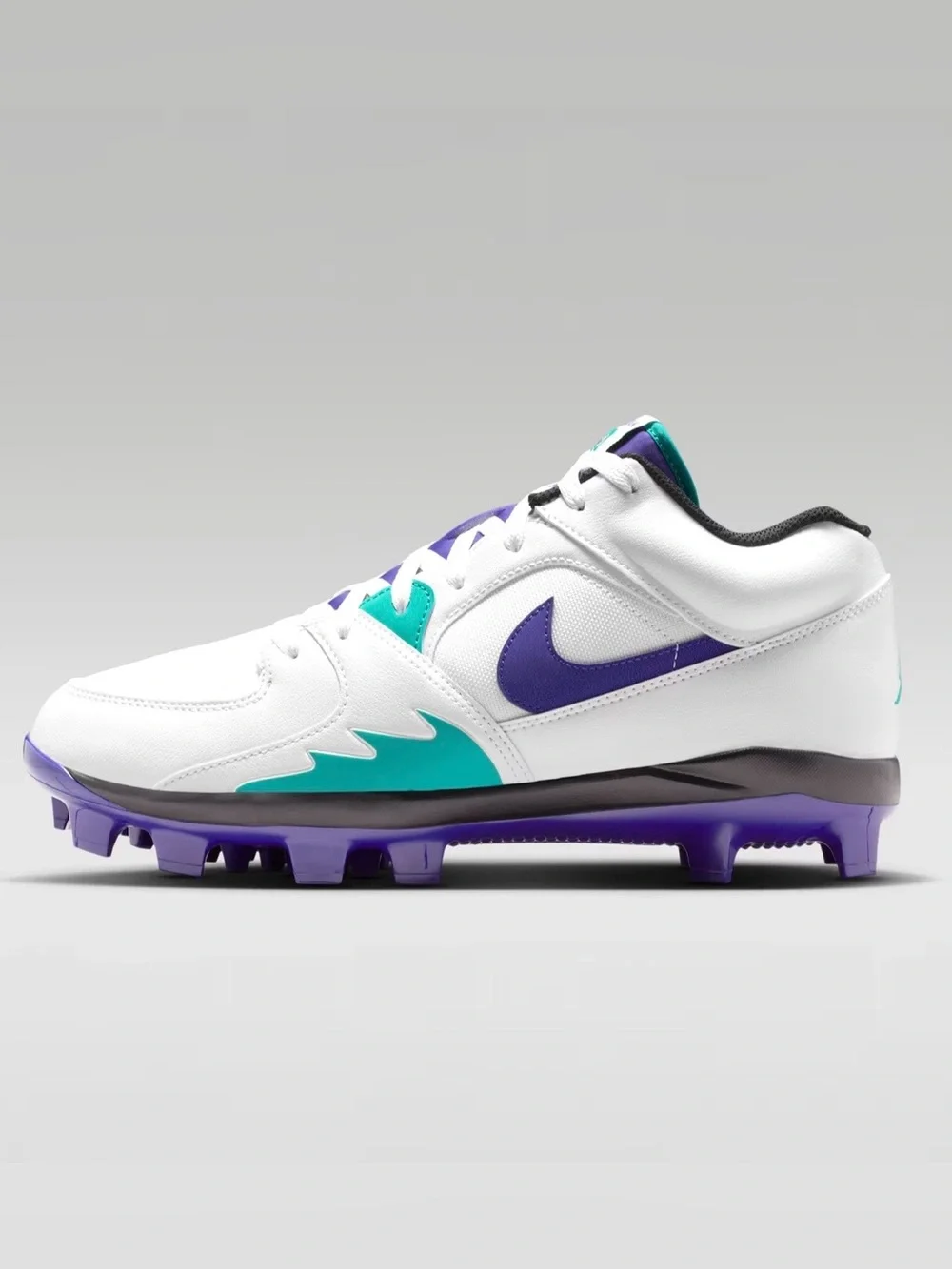 Men Nike White Jordan Stadium 90 Low MCS Cleats (NEW!)